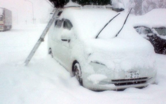 雪中ルーフテント