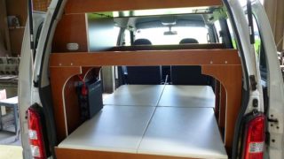 軽キャンピングカー