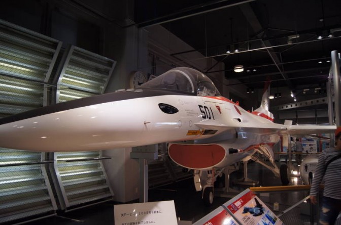 戦闘機