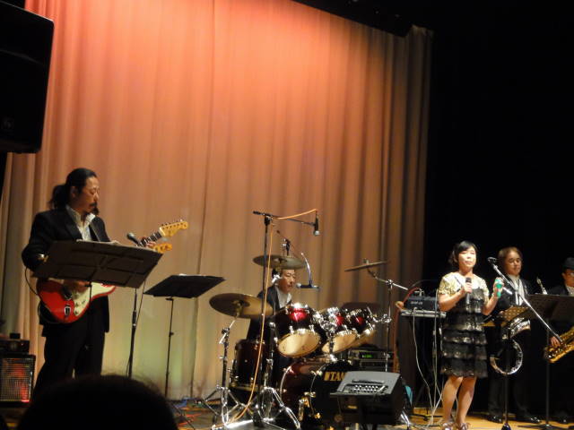 ライブ」
