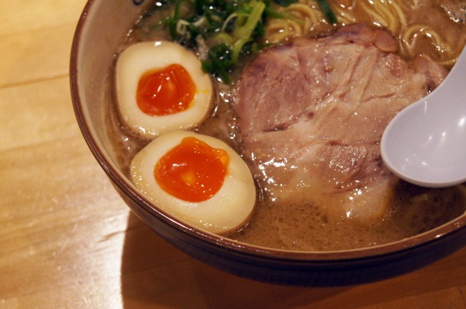 四日市のラーメン輝
