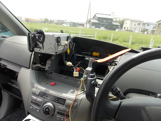 電装品の取り付け