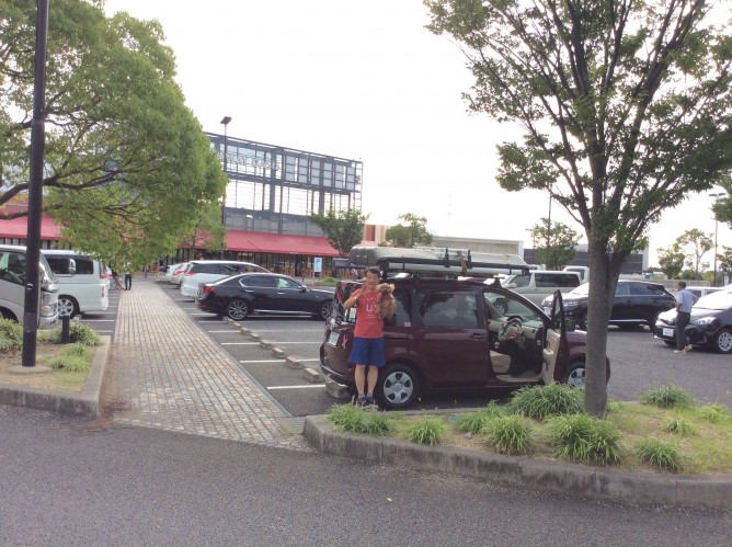 刈谷ハイウェイオアシスでルーフテント