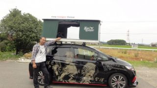 痛車にルーフテント