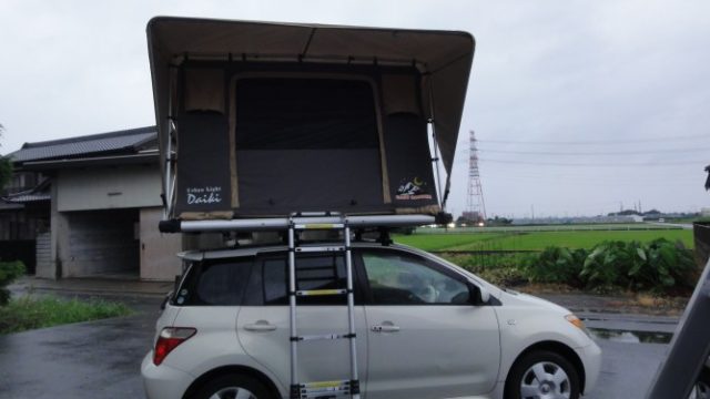 イストにルーフテント