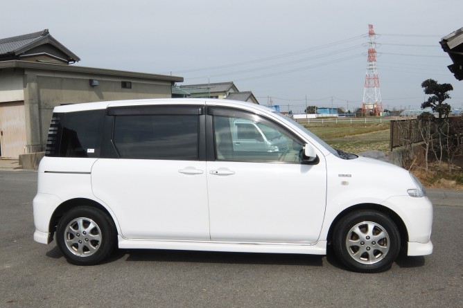 シエンタ右側