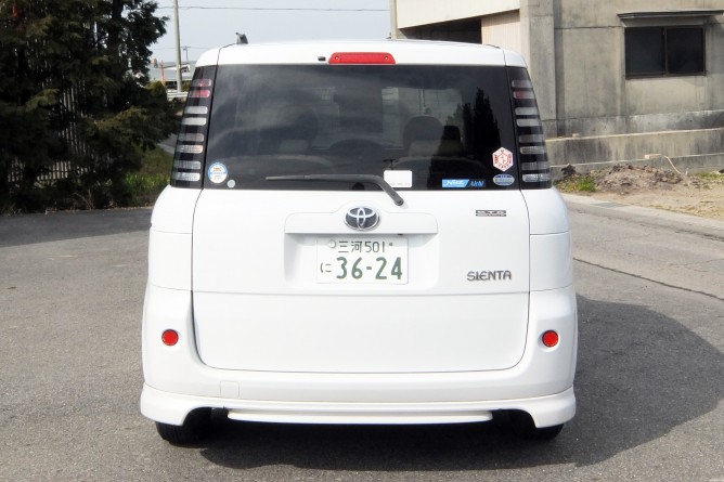シエンタ　後部