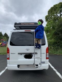 ルーフテントで車中泊