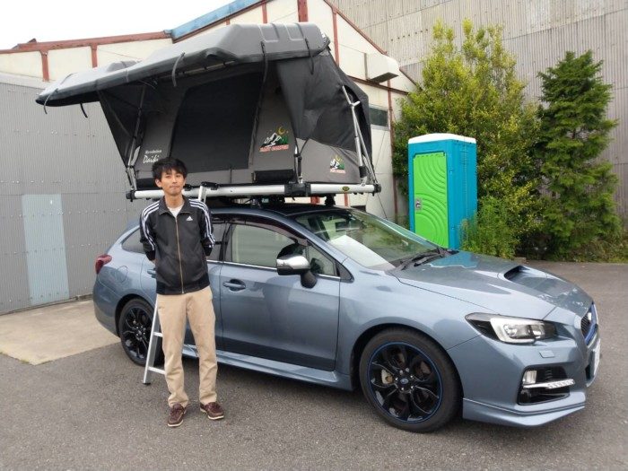 レヴォーグにルーフテントの取り付け